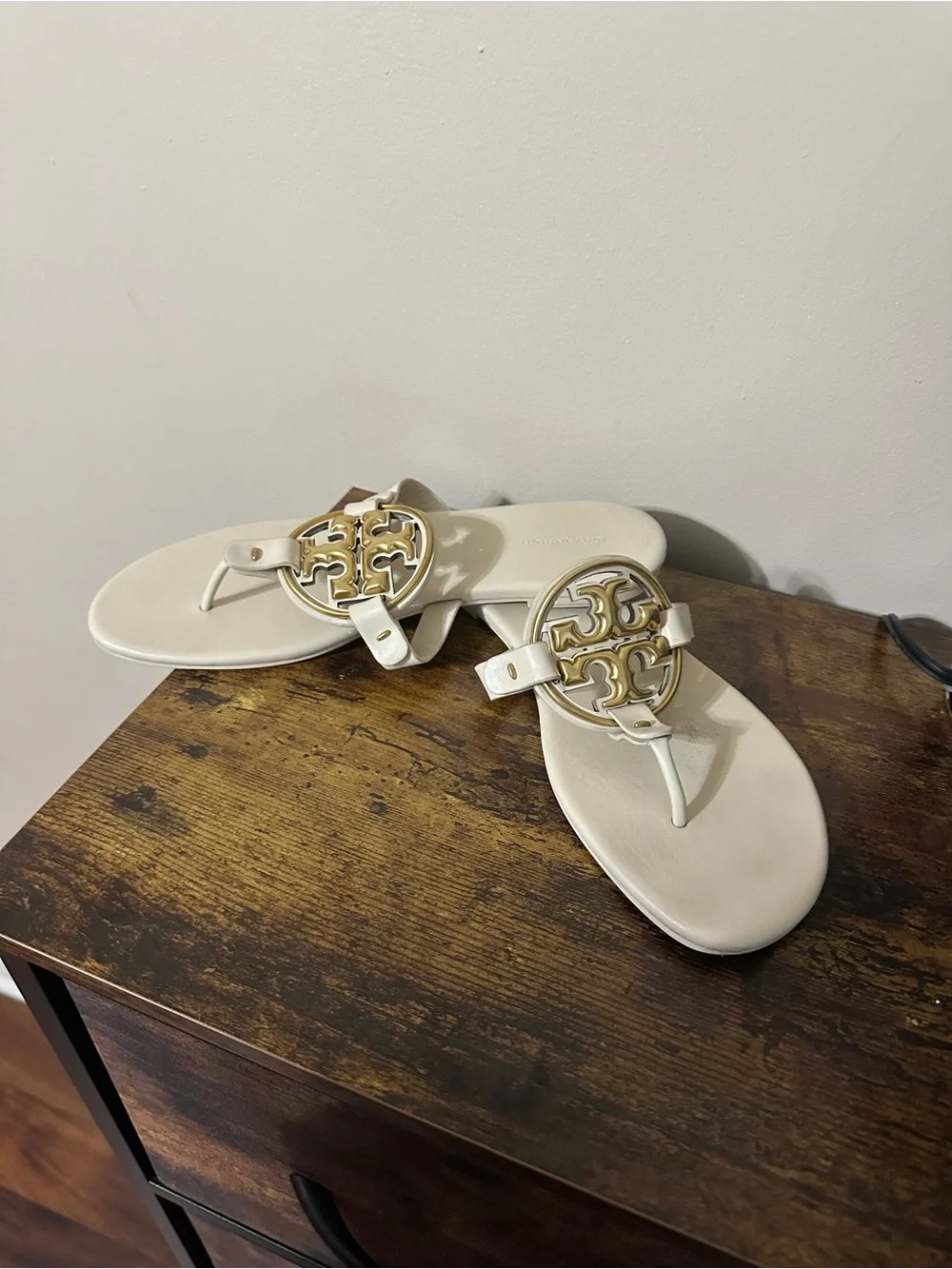 Tory Burch classic thong